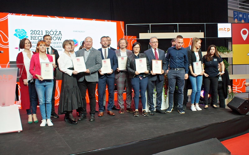 Wyró|nienie w konkursie „Ró|a Regionów 2021”