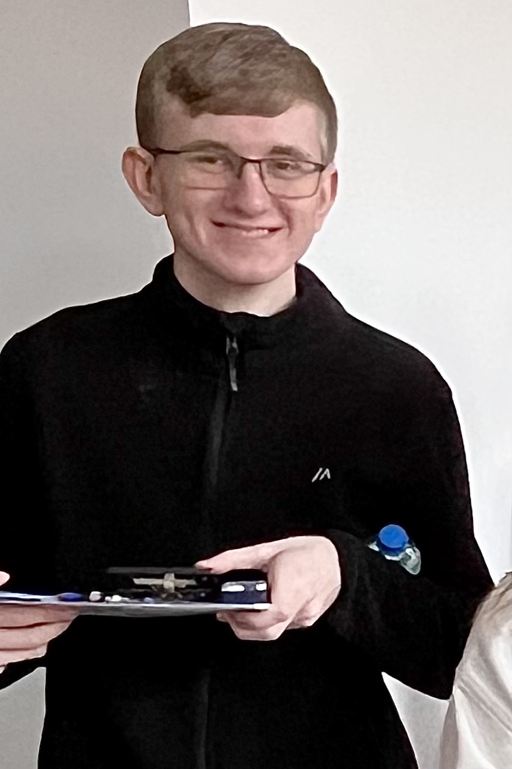 Maciej Łachut, uczeń klasy matematyczno-fizycznej zajął pierwsze miejsce w województwie w drugim etapie 56. Międzyszkolnego Turnieju Fizycznego. 