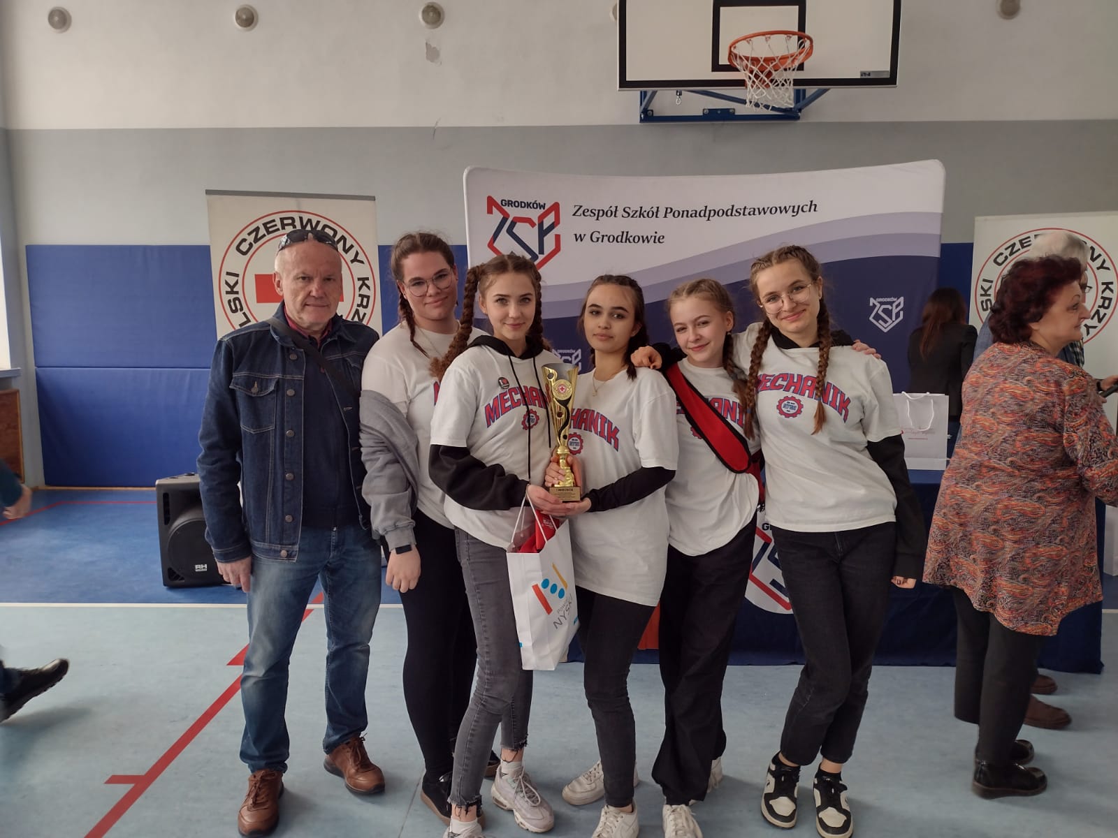 W piątek 19 kwietnia w Grodkowie odbyły się Rejonowe Mistrzostwa Pierwszej Pomocy PCK.